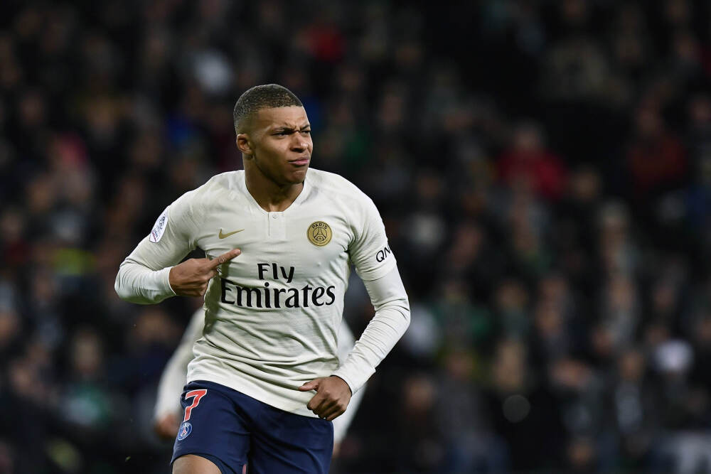 疯狂！拜仁16连胜含金量：打爆德甲上半区全员，欧冠连克两大冠军